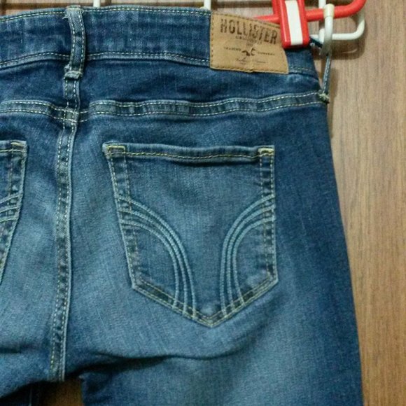 Hollister Blue Jeans - Picture 12 of 16
